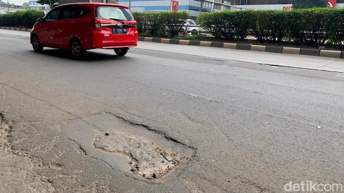 Kondisi Jl MT Haryono arah Pancoran dan Jl Jend Gatot Subroto arah Kuningan Jaksel, 13 Juli 2022. (Mulia Budi/detikcom)