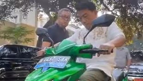 Moeldoko jajal motor listrik Electro ML-01