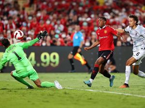 Fans MU Heboh Lihat Gaya Main Sancho Cs Saat Gilas Liverpool