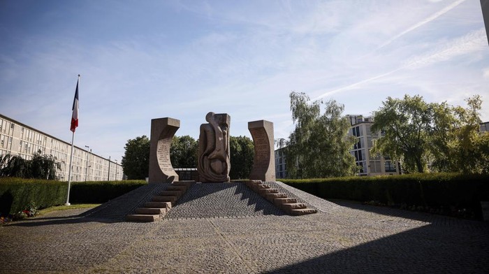 Museum di Paris Ini Jadi Saksi Kengerian Holocaust Nazi Shoah Memorial merupakan museum Holocaust yang ada di Paris, Prancis. Museum itu menampilkan beragam barang yang jadi saksi kengerian Holocaust Nazi.