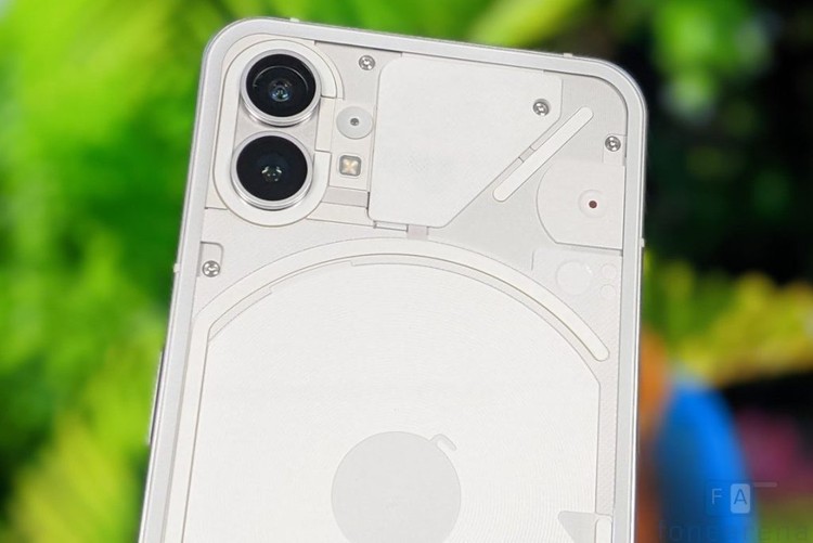 Nothing Phone (1)
