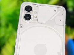 Wujud Nothing Phone (1), Mirip iPhone Tapi Tampilannya Lebih Unik