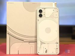 Wujud Nothing Phone (1), Mirip iPhone Tapi Tampilannya Lebih Unik