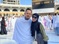 5 Foto Gaya Artis Indonesia yang Naik Haji Tahun 2022