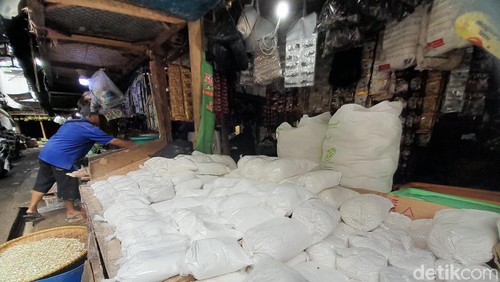 Harga tepung terigu di Sumedang merangkak naik