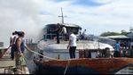 Penampakan KM Beriloga yang Terbakar di Mentawai