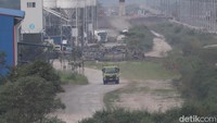 Kereta khusus ini nantinya berjalan dari arah Bandung ke Jakarta untuk melakukan pemasangan rel.