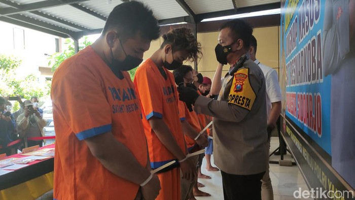 Perangkat desa di sidoarjo jadi pengedar sabu