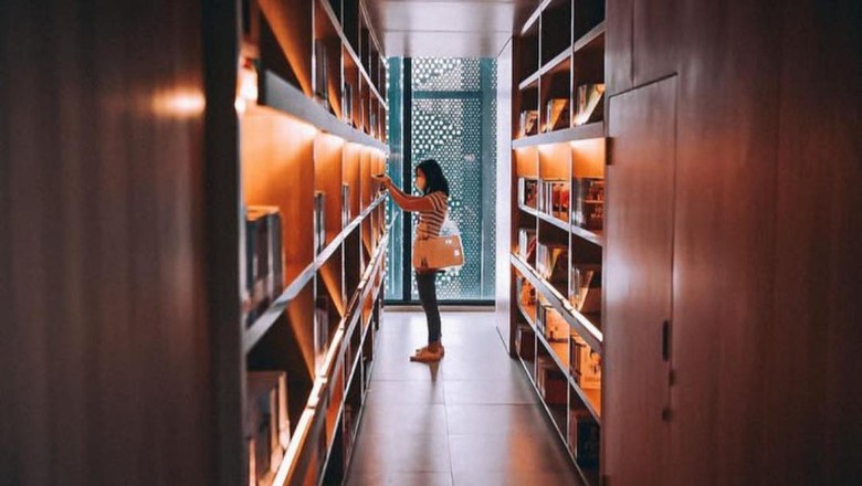 Perpustakaan Jakarta di Kompleks Taman Ismail Marzuki.