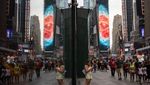 Hasil Jepretan Teleskop James Webb Mejeng di Times Square, New York
