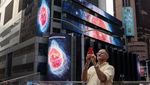 Hasil Jepretan Teleskop James Webb Mejeng di Times Square, New York
