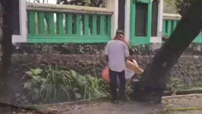 Pria di Kendari diduga edarkan kotak amal palsu.