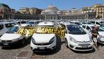 Protes Uber, Ratusan Taksi Penuhi Alun-alun di Italia