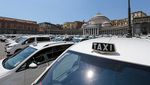 Protes Uber, Ratusan Taksi Penuhi Alun-alun di Italia