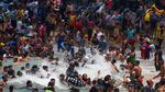 Dilanda Gelombang Panas, Ribuan Warga Mesir Menyerbu Pantai