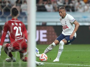 Conte Langsung Coba Richarlison di 3 Posisi, Hasilnya?