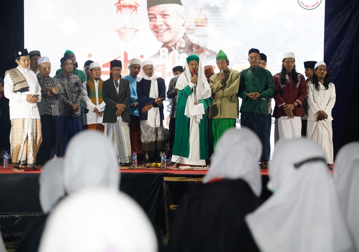 Santri di Banten Gelar Doa dan Selawat Dukung Ganjar Maju Nyapres