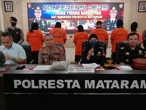6 Pengedar-Pemakai Ganja Kiriman dari Sumatera Dibekuk di Mataram