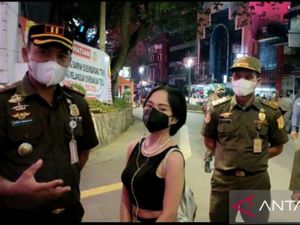 Satpol PP Gandeng Jeje SCBD Sosialisasi Aturan Nongkrong di Dukuh Atas