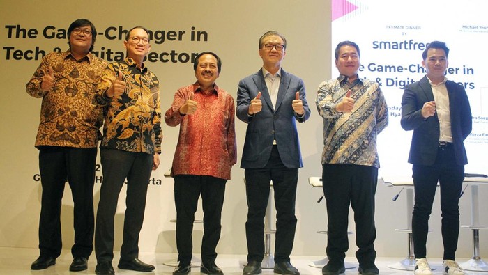 Smartfren Incar Dana Rp 3,1 T PT Smartfren Telecom Tbk (FREN) akan melakukan penambahan modal tanpa hak memesan efek terlebih dahulu (PHTHMETD) atau private placement. FREN mengincar modal 3,1T.