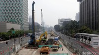 Pembangunan MRT Jakarta fase 2A terus berlangsung. Pengerjaan pembangunan CP 201 (Stasiun Thamrin dan Monas) fase 2A MRT Jakarta diketahui berjalan sesuai jadwal. Per 25 Juni 2022, perkembangan pembangunan telah mencapai 40,25 persen.