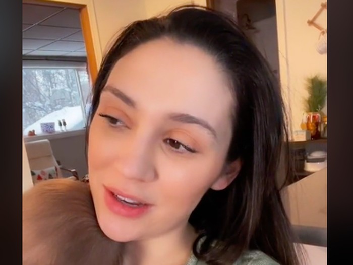 Wanita menyusui suami