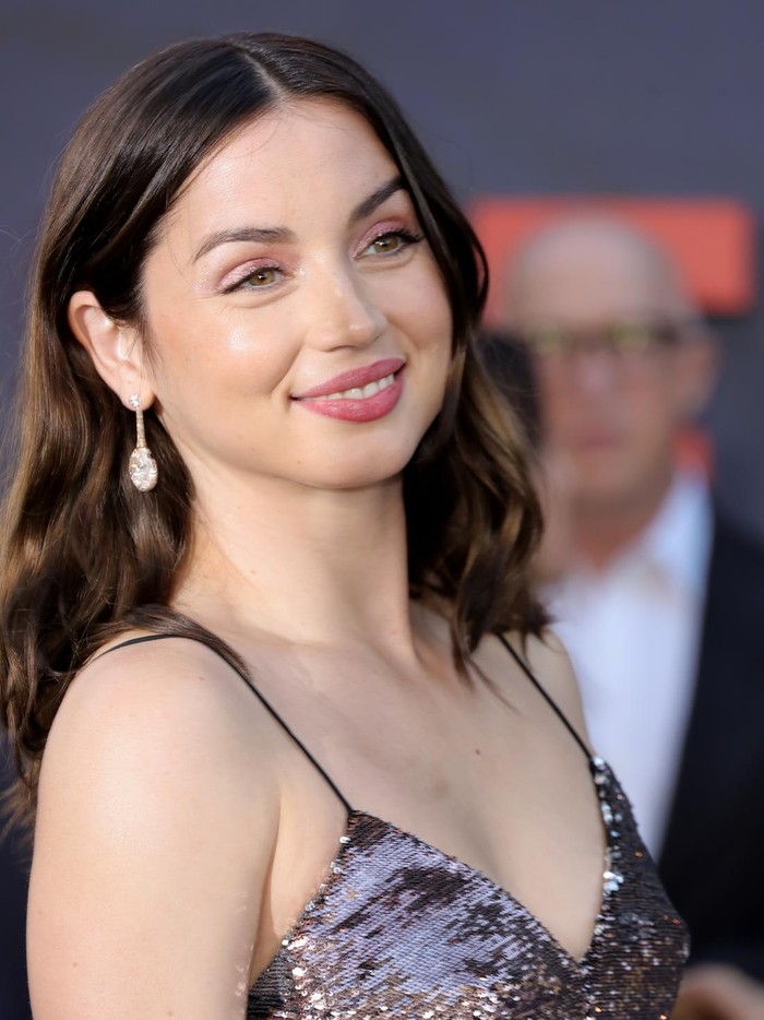 Ana de Armas HOLLYWOOD, CALIFORNIA - JULY 13: Ana de Armas attends the world premiere of Netflixs