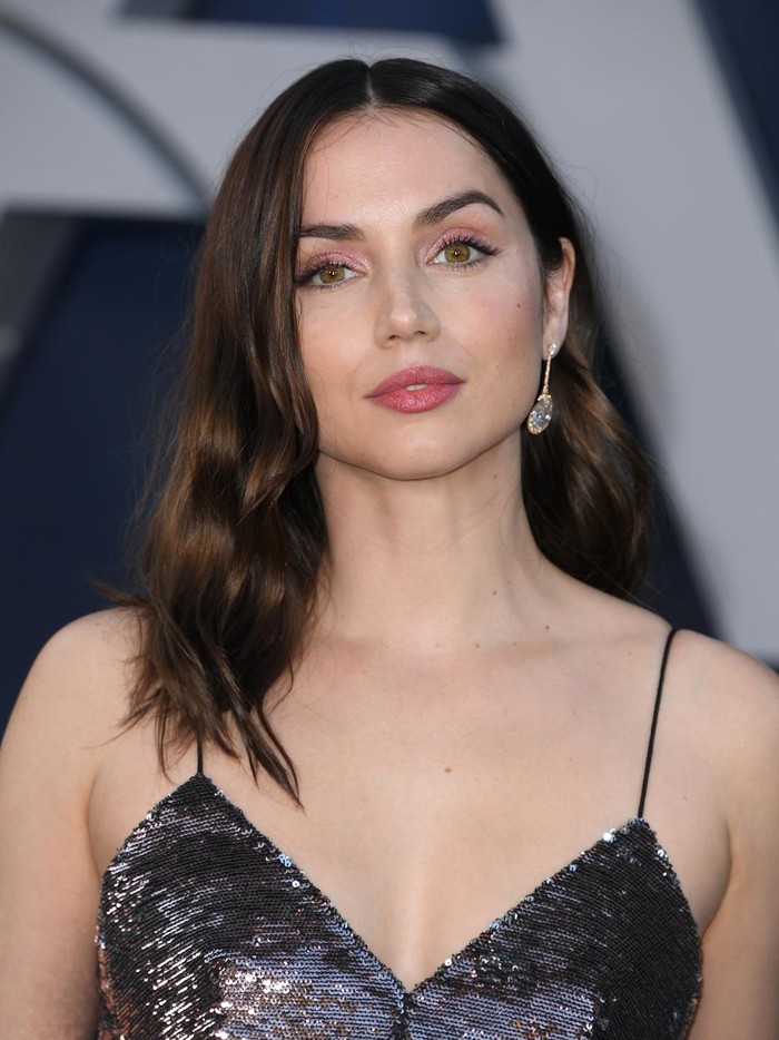Ana de Armas HOLLYWOOD, CALIFORNIA - JULY 13: Ana de Armas attends the world premiere of Netflixs The Gray Man at TCL Chinese Theatre on July 13, 2022 in Hollywood, California. (Photo by David Livingston/WireImage)