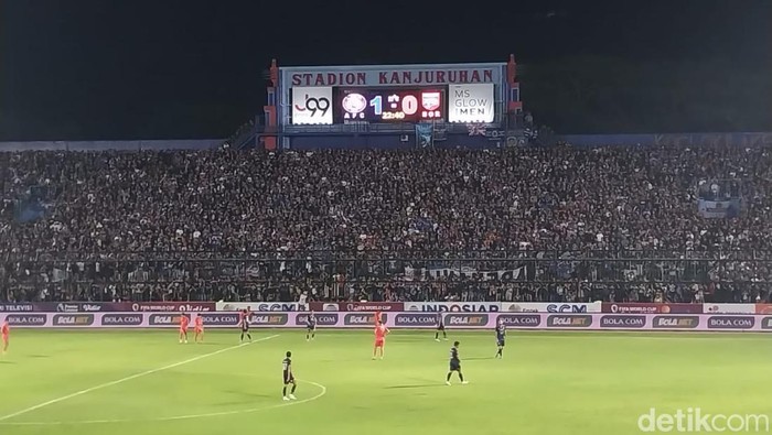 Arema FC dan Borneo FC akan bertanding dalam leg pertama final Piala Presiden 2022. Laga akan digelar di Stadion Kanjuruhan Malang, Kamis (14/7/2022) pukul 20.30 WIB.
