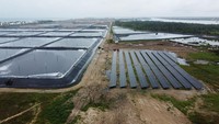 Hamparan panel surya di Badagry, Lagos, Nigeria, Selasa, (5/7/2022). Panel surya menjadi alternatif setelah harga BBM melonjak imbas perang Ukraina dan pandemi global. 