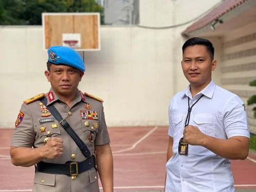 Kadiv Propam Irjen Ferdy Sambo dan Brigadir Yoshua semasa hidup (foto: istimewa)