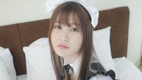 Waktu dulu ada yang nawarin minta ditemenin video call selama sebulan, sehari paling 1 jam dan dibayar Rp 20 juta. Tapi aku tolak sih. Tapi dia juga masih sering kasih offer-offer gitu setelah itu. Tapi aku diemin. Lama-lama juga hilang sendiri orangnya, curhatnya. (Foto: dok. Chasandra Florence/Instagram @chasandra.f)  