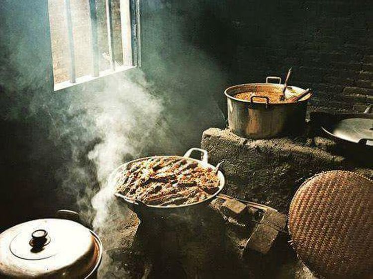Nostalgia, Yuk! Lihat 10 Potret Suasana Dapur Zaman Dulu