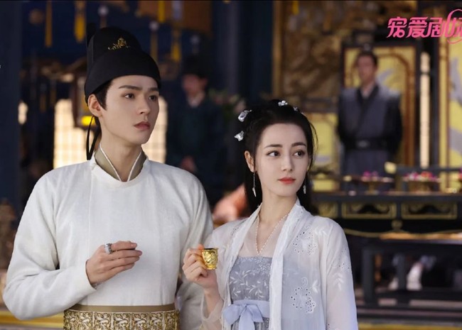 Drama yang masih tayang tersebut mengisahkan Di Zi Yuan yang seluruh keluarganya tewas dipenggal karena perintah kaisar. Pembantaian itu hanya menyisakan dirinya, satu-satunya anggota keluarga yang selamat. Foto: Instagram/@anlezhuan_