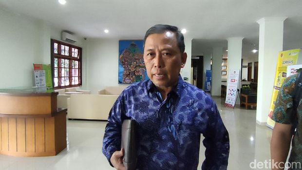 Direktur Teknik PT JMM, Pristi Wahyono, menjawab soal jalur sepeda di Tol Jogja-YIA, Kamis (14/7/2022).