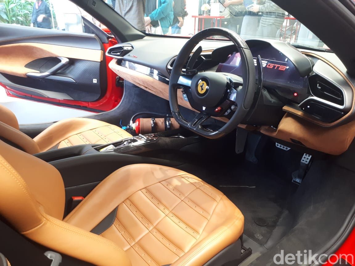 Ferrari 296 GTB hadir di Indonesia
