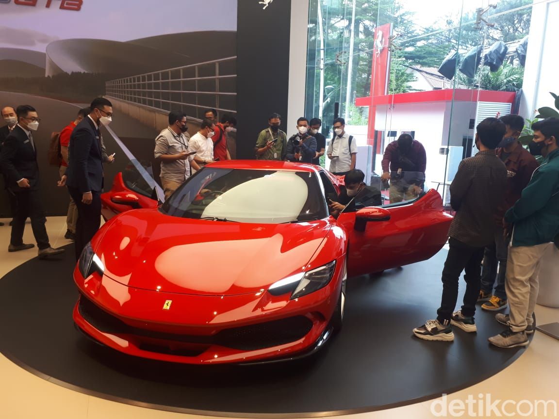 Ferrari 296 GTB hadir di Indonesia