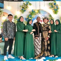 Wanita yang berusia 29 tahun itu mengucapkan acara pernikahan temannya digelar pada (10/7/2022) di Desa Sungai Gelam, Kota Jambi. Caca sendiri tinggal di Sidomukti, Sungai Gelam, Kota Jambi. Foto: Dok. pribadi Isnaini Lincah Yati.