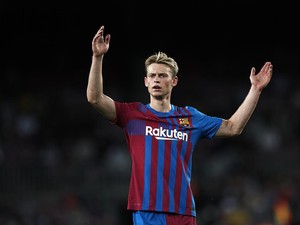 Frenkie de Jong di Barcelona: Dijual Segan, Potong Gaji pun Tak Mau