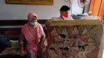 Potret Ganjar Blusukan ke Rumah Seniman Wayang Beber