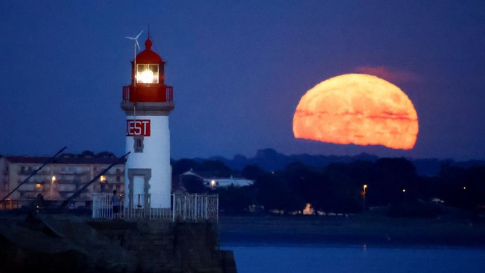 Indahnya Buck Moon, Bulan Purnama Paling Terang Tahun Ini Full moon known as