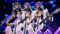 Ada satu lagi teknik fotografi yang dapat membuat banyak objek dari satu frame. Yap, namanya adalah multiple exposure