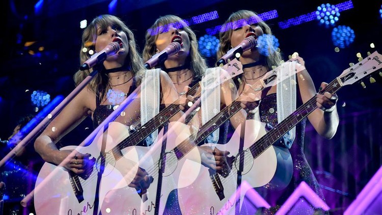 Jurus Seribu Banyangan ala Teknik Fotografi Multiple Exposure Ada satu lagi teknik fotografi yang dapat membuat banyak objek dari satu frame. Yap, namanya adalah multiple exposure
