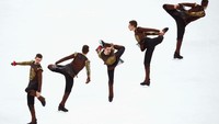 Ada satu lagi teknik fotografi yang dapat membuat banyak objek dari satu frame. Yap, namanya adalah multiple exposure