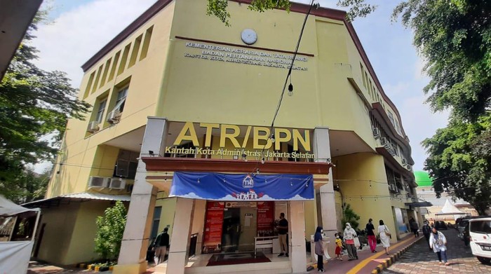 Kantah BPN Jakarta Selatan digeledah terkait kasus mafia tanah, Kamis (14/7/2022).