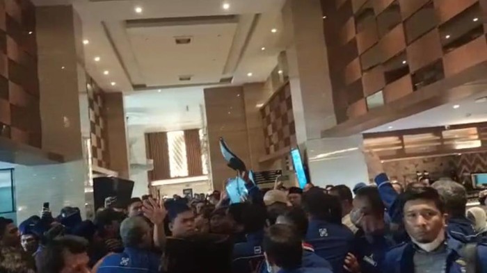 Keributan di arena Muscab Demokrat Medan (foto: istimewa)
