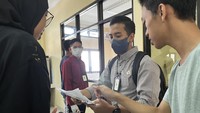 Data sampel penelitian bidang IPATEK diambil di lokus penelitian PIRN ke-20 yang berlokasi di Gili Meno dan Gili Trawangan, Lombok Utara, pada Selasa (12/7/2022). Pada PIRN hari ke-3, Rabu (13/7/2022), peserta siswa IPATEK melalukan konsultasi dengan instruktur dari peneliti BRIN dalam melakukan pengolahan dan penganalisisan sampel.