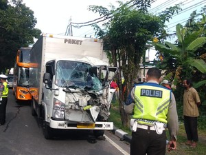 Bisa Ditiru, Ini Cara Agar Sopir Truk Tak Rawan Kecelakaan