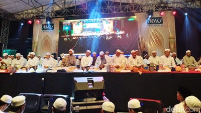 Lautan Manusia di Metatu Berselawat