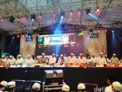 Lautan Manusia di Metatu Berselawat